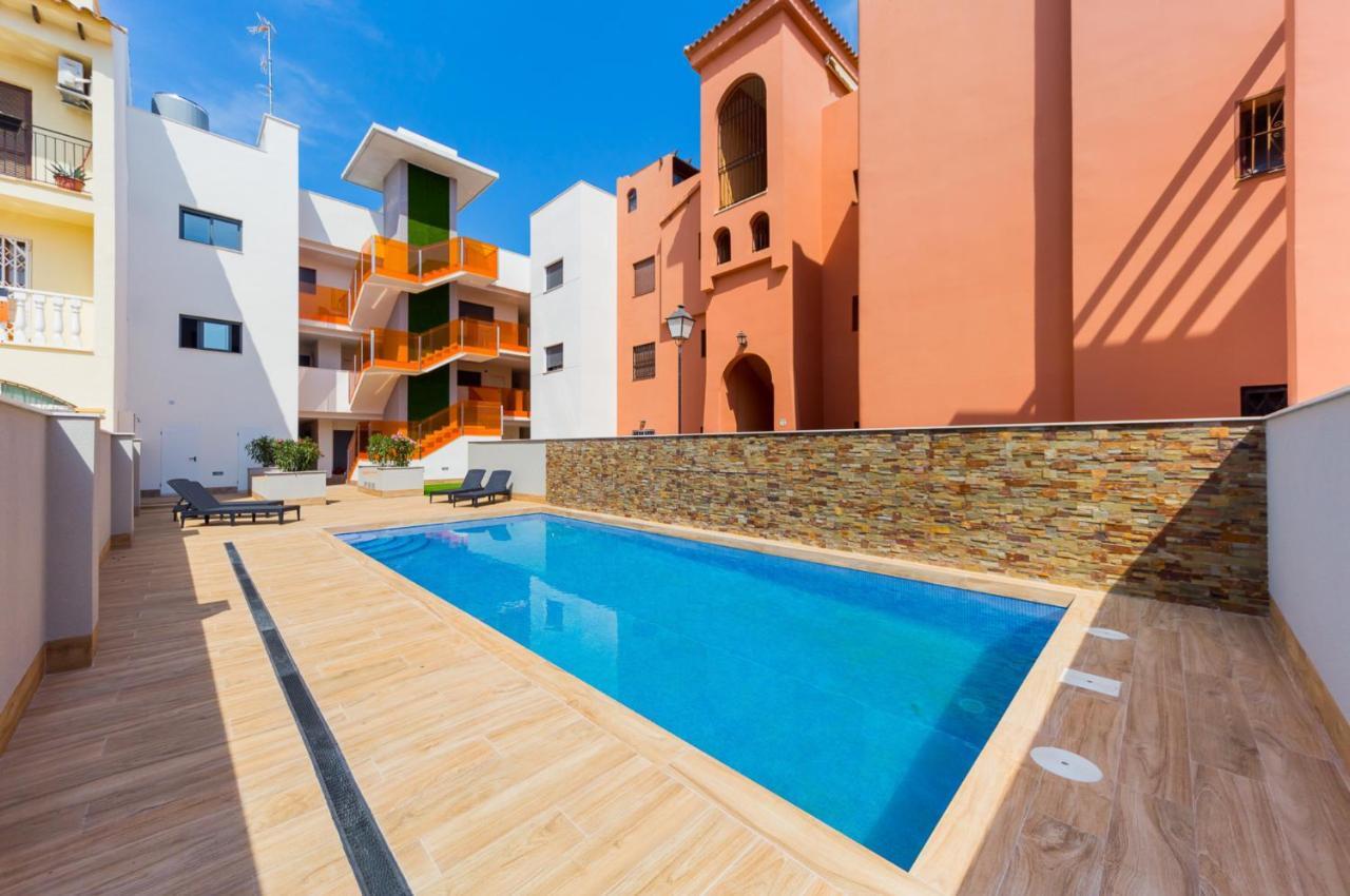 Beach And Рool Torrevieja Eksteriør billede